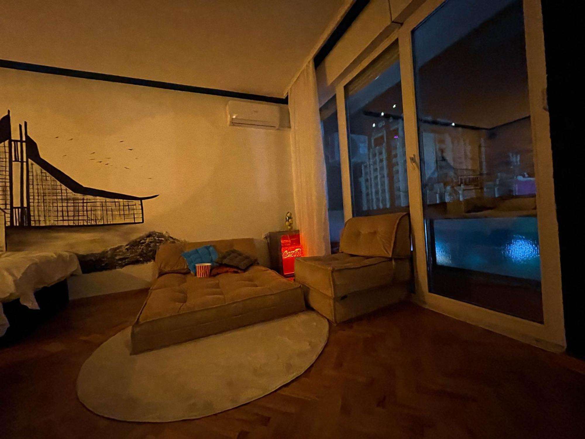 Prishtina In & Out Apartment Pristina Exterior photo